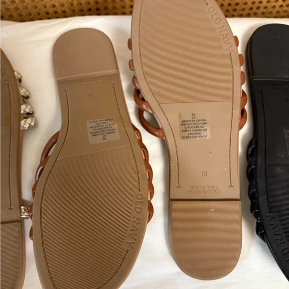 Old Navy Sandals/Slides 3 pairs for $12
Gold, Brown & Black Size 10 Never Worn - Picture 7 of 11